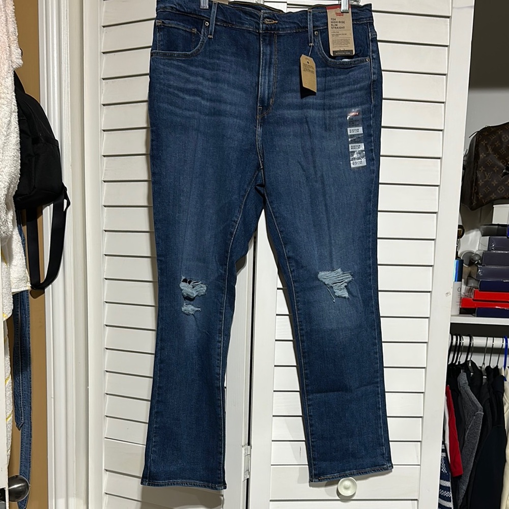 Levi’s 724 High Rise Slim Straight Distressed Blue Jeans size 34